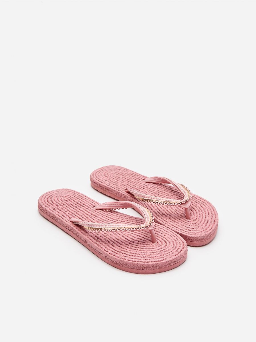 female nike sandals